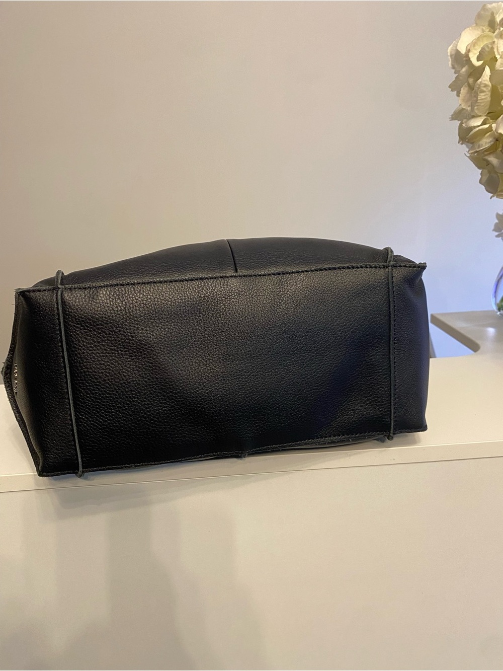New Without Tags Le Sac Los Felix Black Leather Hobo Bag with Cross Body Strap - Picture 5 of 9